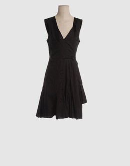 Hussein chalayan robes robes mi-longues