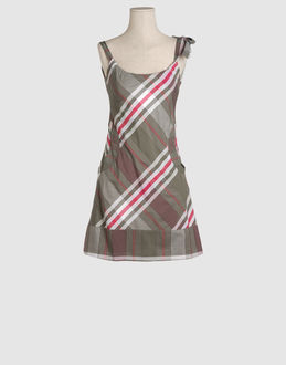 01 Distribution La Signora Della Porta Accanto