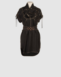 Paola Frani   Robes courtes