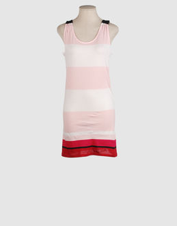 WESC - ROBES - Robes courtes - sur YOOX.COM