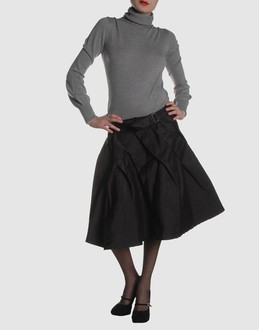 Techno fabric - Hook-and-eye closure - Unlined - Belt attachment - Stitched trimmed - Pleated detailing -