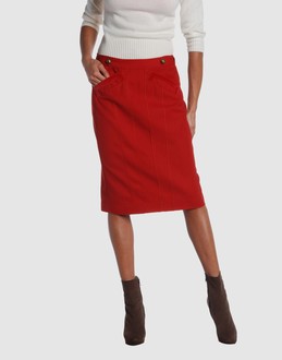 Gabardine - Wrap closure - Two front pockets - Stitch detailing -