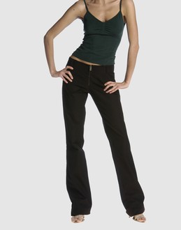 DIRK BIKKEMBERGS - PANTALONS - Pantalons taille basse sur YOOX.COM