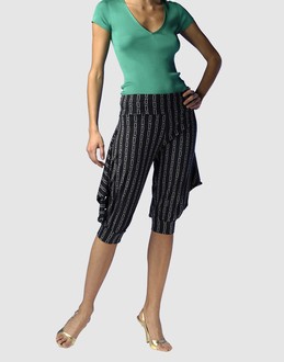 SUPERNOVA - PANTALONS - Pantalons corsaires sur YOOX.COM