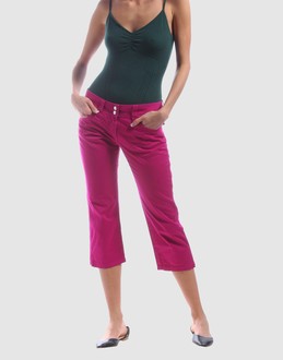 DOLCE & GABBANA BEACHWEAR - PANTALONS - Pantalons corsaires sur YOOX.COM
