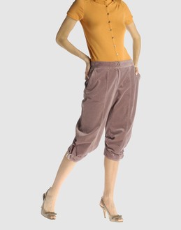 VIVIENNE WESTWOOD ANGLOMANIA - PANTALONS - Pantalons corsaires sur YOOX.COM