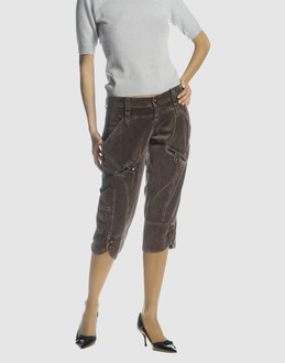 PF PAOLA FRANI - PANTALONI - Pantaloni capri su YOOX.COM