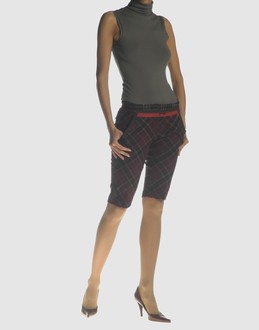 TERESA DAINELLI - PANTALONS - Bermudas sur YOOX.COM