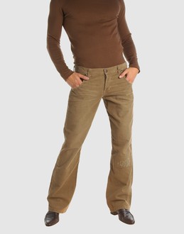 WRANGLER - PANTALONS - Pantalons sur YOOX.COM