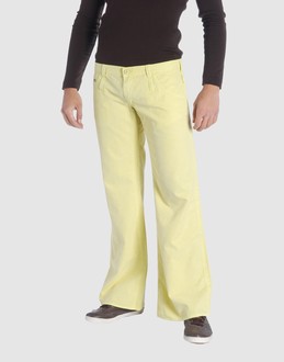GUESS JEANS - PANTALONS - Pantalons - sur YOOX.COM