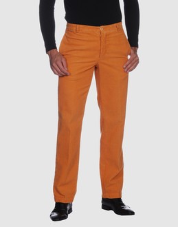 Velveteen - Belt loops - Button closing - Four pockets - Tapering leg cut - Embroidery - Rear logo -