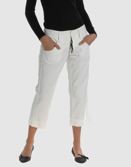 D_CLN PANTALONI Pantaloni capri su YOOX.COM