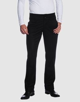 IO - メンズ - パンツ - クラッシックパンツ on YOOX.COM