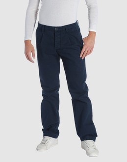 Canvas - Belt loops - Hidden buttons - Four pockets - One single pleat -