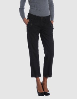 Flanel - Herringbone - Belt loops - Button, zip fly closure - Four pockets - Tapering leg cut - Stitch detailing -