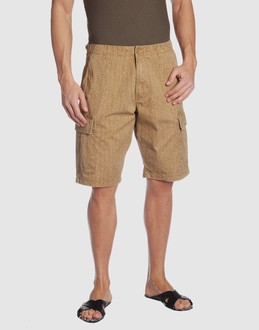 Confronta prezzi Stussy pantaloni bermuda su yoox.com