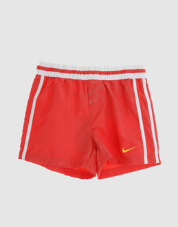 NIKE - PANTALONS - Shorts - sur YOOX.COM