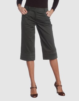Gabardine - Stretch - Belt loops - Button, zip fly closure - Two front pockets - Stitch detailing -