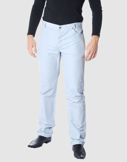 Cloth - Belt loops - Hidden buttons - Five pockets -