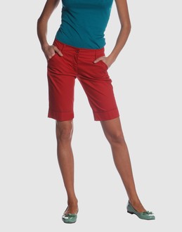 Confronta prezzi Moschino jeans pantaloni bermuda su yoox.com