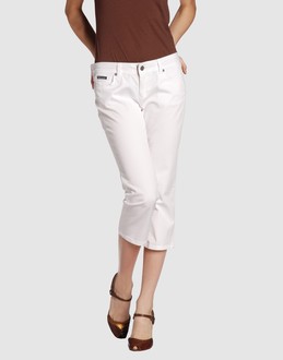 D&G PANTALONI Pantaloni capri su YOOX.COM