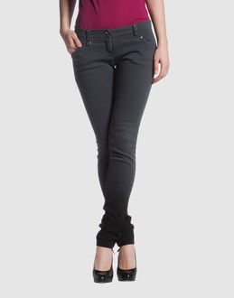 PATRIZIA PEPE PANTALONI Pantaloni vita bassa su YOOX.COM