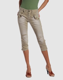 WE ARE REPLAY - PANTALONS - Pantalons corsaires - sur YOOX.COM