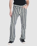 McQ PANTALONI Pantaloni su YOOXCOM
