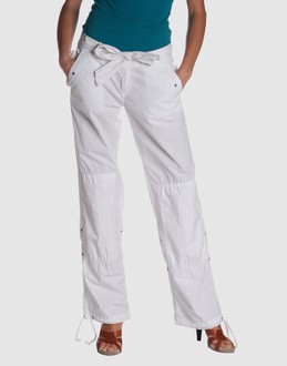 WOOLRICH PANTALONI Pantaloni su YOOX.COM