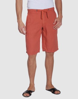 Confronta prezzi Napapijri pantaloni bermuda su yoox.com