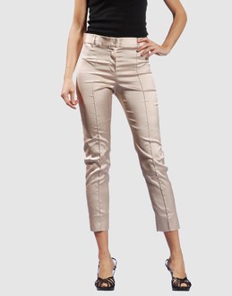 BLUMARINE PANTALONI Pantaloni capri su YOOX.COM