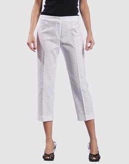 BLUGIRL BLUMARINE PANTALONI Pantaloni capri su YOOX.COM