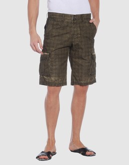 Confronta prezzi Token pantaloni bermuda su yoox.com
