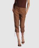 GUNEX PANTALONI Pantaloni capri su YOOXCOM