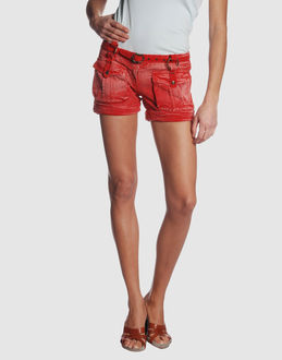 JUST CAVALLI PANTALONI Shorts su YOOX.COM
