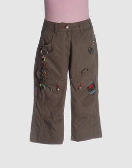 GAUDI PANTALONI Pantaloni capri su YOOX.COM