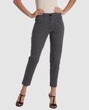 NFR PANTALONI Pantaloni capri su YOOXCOM