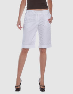 Confronta prezzi Les hommes pantaloni bermuda su yoox.com