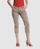 SANTACROCE PANTALONI Pantaloni capri su YOOXCOM