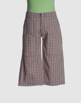 GAUDI PANTALONI Pantaloni capri su YOOX.COM