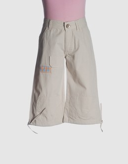 GAUDI PANTALONI Pantaloni capri su YOOX.COM