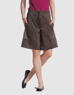 Confronta prezzi Hood pantaloni bermuda su yoox.com