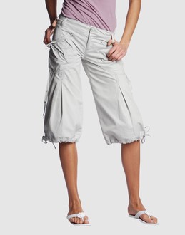 DIESEL PANTALONI Pantaloni capri su YOOX.COM