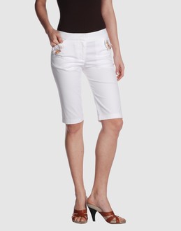 VDP COLLECTION PANTALONI Bermuda su YOOX.COM