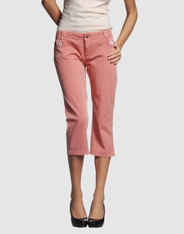 D&G PANTALONI Pantaloni capri su YOOX.COM