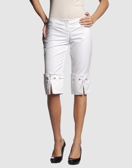 JEAN PAUL GAULTIER PANTALONI Pantaloni capri su YOOX.COM