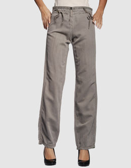 Confronta prezzi Napapijri pantaloni pantaloni su yoox.com