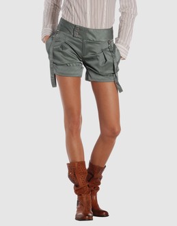 DIESEL - PANTALONS - Shorts - sur YOOX.COM