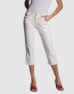 DOLCE & GABBANA PANTALONI Pantaloni capri su YOOX.COM