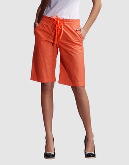 Lacoste pantalons bermudas